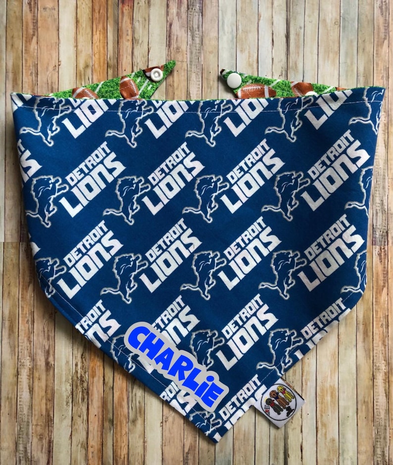 Detroit Lions Pet Bandanna Size S Reversible Logo Paisley