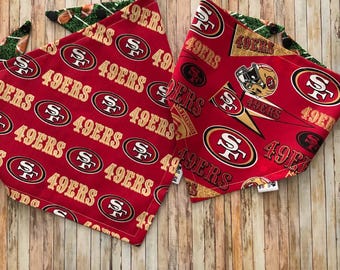 Bandana San Fran 49ers / 2 STYLES / Chien • Chat bandana / Bandana pour animaux de compagnie / Bandana pression / San Fran 49ers / 49ers Vêtements pour animaux de compagnie / Mode pour animaux de compagnie