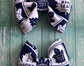 Toronto Maple Leafs Bow Tie • Toronto Maple Leafs • TML Bow Tie • Dog Bow Tie • Cat Bow Tie • Bowtie  • Maple Leafs • Dog Gift •