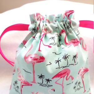 Kleine Stofftasche aus einem schönen und beliebten Flamingo-Stoff mit Kordelzug