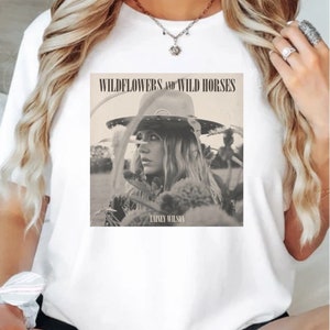 Lainey Wilson Official Fan Club Shirt - Wild Horses and Wildflowers Merch - Concert Shirt - Country Tour Shirt - Vintage Tee