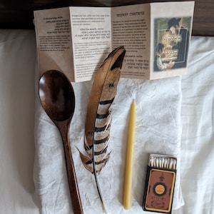 Bedikat Chametz Kit For Passover - Chameitz Search & Removal For Pesach - Bedikas Chometz Kit Judaism - Beeswax Yom Tov Judaica Jewish Gift
