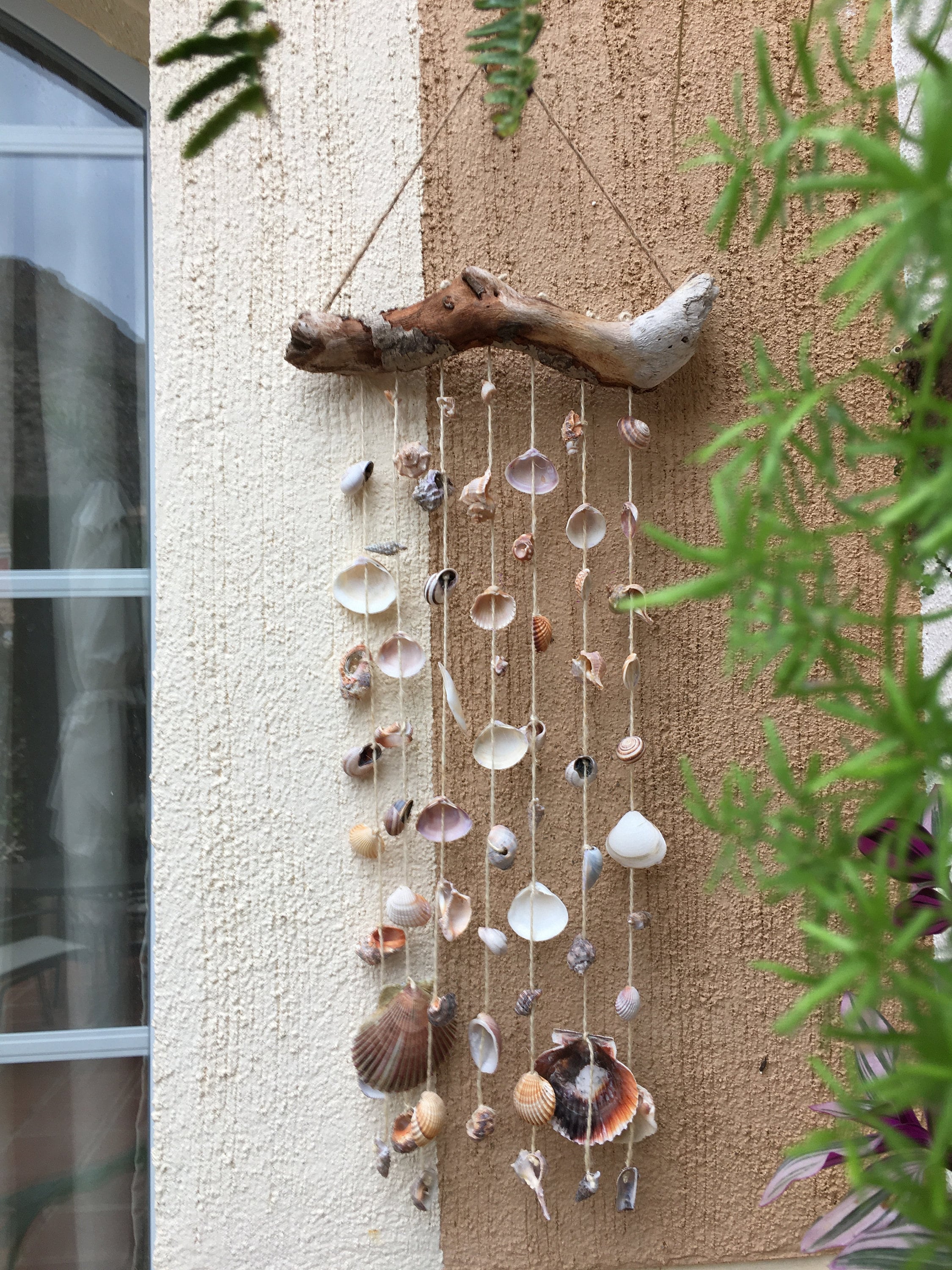 FIDDY Wanddekoobjekt Dekorative Muschel-Windspiel, zum Aufhängen an der  Wand oder (unter dem Dach, ideal für die Verschönerung des Wohnraums und),  Kinderzimmers. Einzigartiges Geschenk mit besonderem Charme.