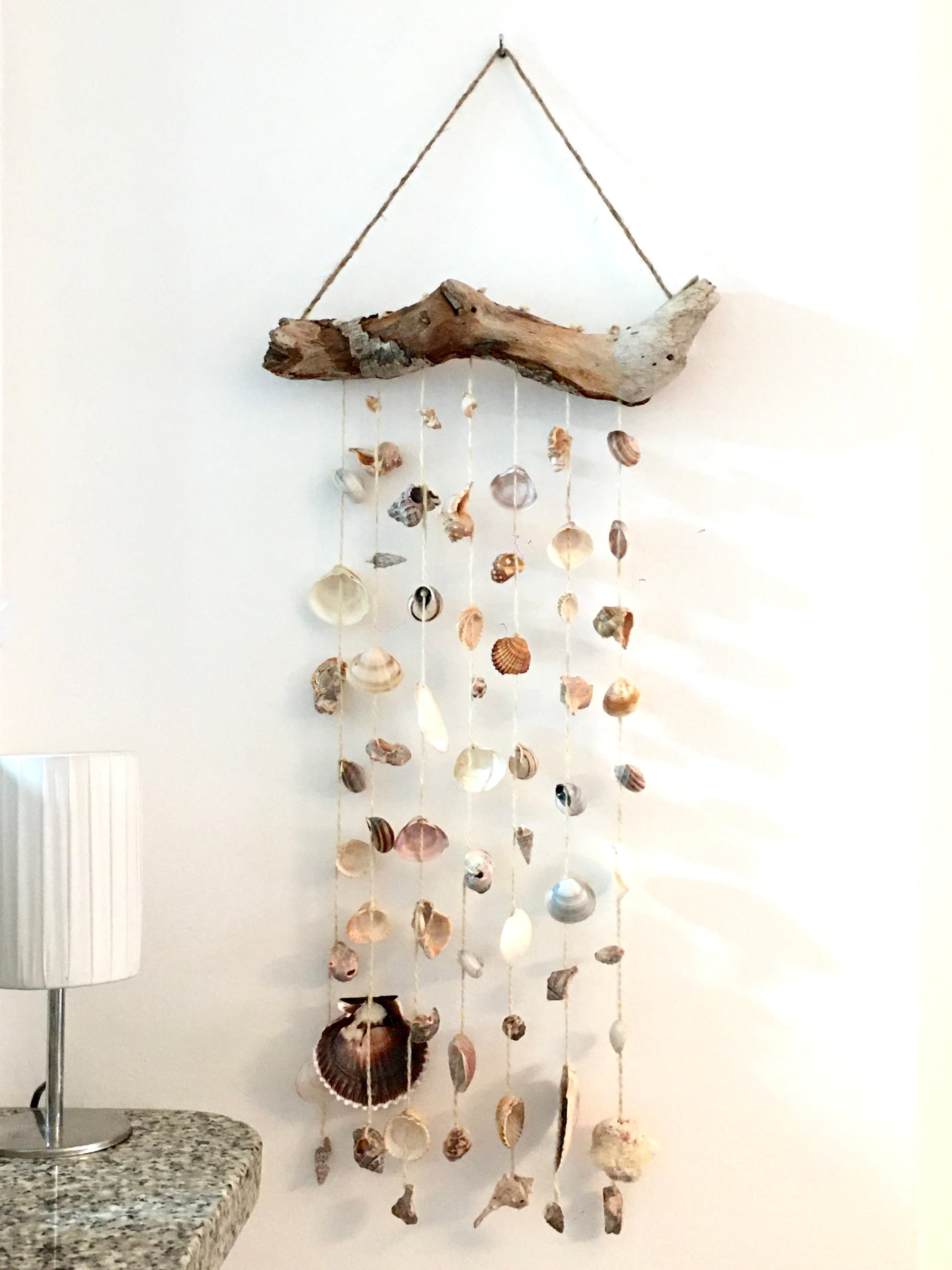 Relaxdays Carillon à coquillages attrape-rêves mobiles coquillages guirlande Décoration à suspendre bois flotté 75 cm