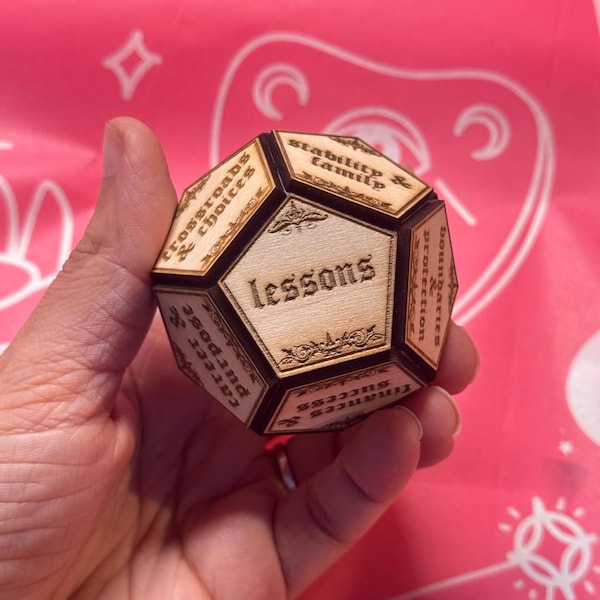 Life Theme Divination Die – Wooden Dice for Tarot-Inspired Readings, Shadow Work & Spiritual Clarity
