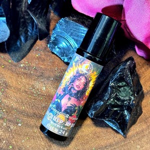 Beauty Spell Oil -  Glamour Magic & Confidence, Hand Blended Anointing 10ml Ritual Oil for Spells and Spiritual Magic