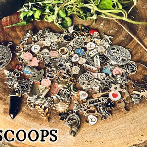 Divination Charm Confetti 4 Scoop | Lucky Dip Mystery Charm Casting For Tarot Readings Silver Gold Enamel | Zodiac & Letters