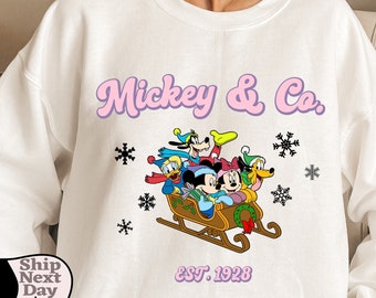 Vintage Mickey & Co. Sweatshirt, Mickey Minnie Disney Christmas wreath T-shirt, WDW Disneyland Christmas Party, Disneyland Vacation Sweater
