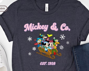 Vintage Mickey & Co. T-shirt, Mickey Minnie Disney Christmas wreath Sweatshirt, WDW Disneyland Christmas Party, Disneyland Vacation Sweater