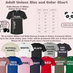 Puede incluir: Una tabla de tallas y colores para camisetas de cuello redondo unisex para adultos. La tabla incluye medidas en cm para las tallas XS a 3XL. Los colores de las camisetas incluyen natural, blanco, negro, brezo malva, azul real, rosa, marino, rojo, verde militar y verde kelly.
