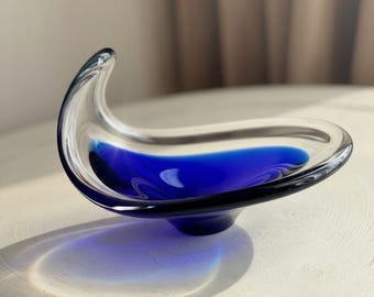 Swedish Flygsfors Blue Coquille Art Glass Bowl Mid Century 1960s Sculpture