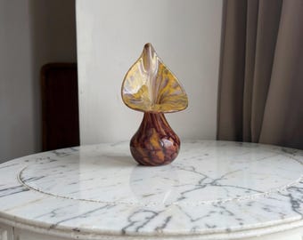 Vintage "Jack-in-the-Pulpit" art glass vase handmade by Alum Bay Glass