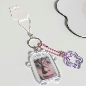 Custom Photo Keyring: Kpop, Anime, or Idol Charm