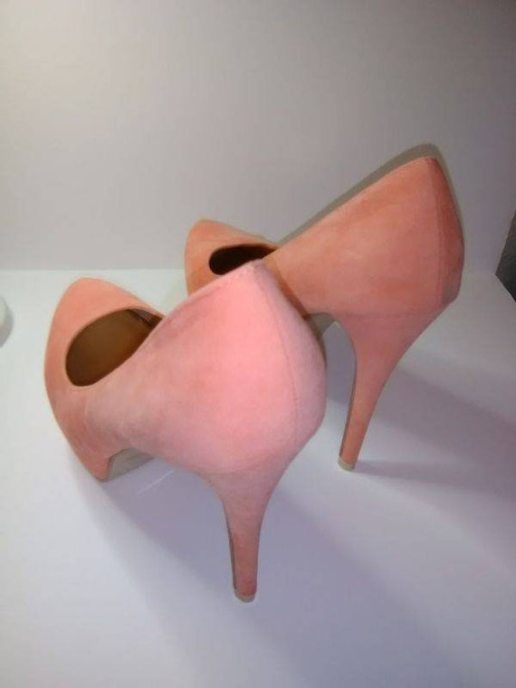 Eye Candie Classic Peach Suede Heels (Size 10) - image 4