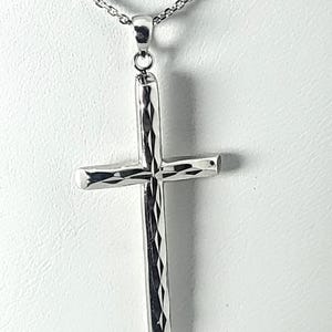 18K White Gold Cross Pendant – Italian Made, Elegant & Timeless Design (Chain Not Included)