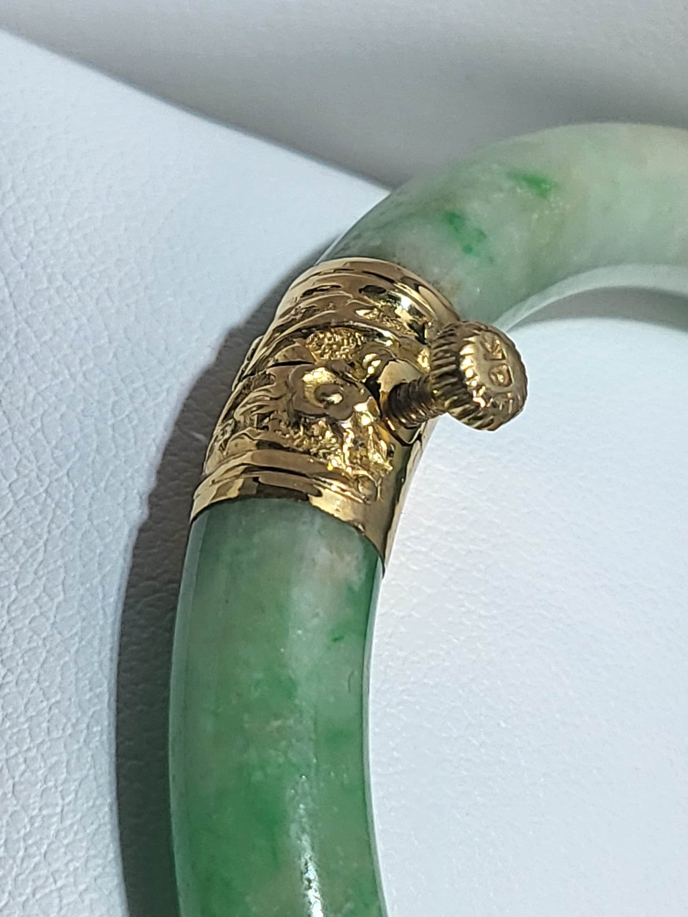 B014 Jade Bangle with 18K clasp