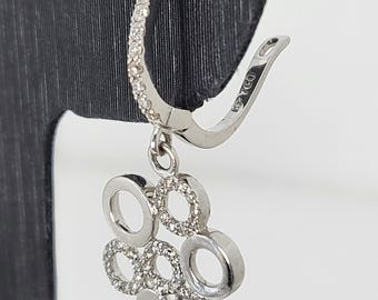Elegant 18K White Gold Diamond Earrings – 0.59ct Diamonds, Floral/Circlular Design