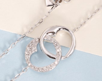 B280 - Diamond Linked Hearts Bracelet - 18K White Gold