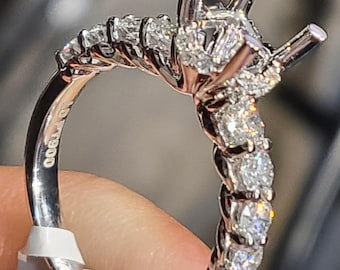 DIAMOND ENGAGEMENT RING