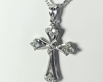 14K White Gold Diamond Cross Pendant – 0.28 Ct Diamonds, Elegant & Meaningful