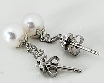 18K White Gold Natural Pearl & Diamond Earrings – 8mm Pearls, 0.06ct Diamonds