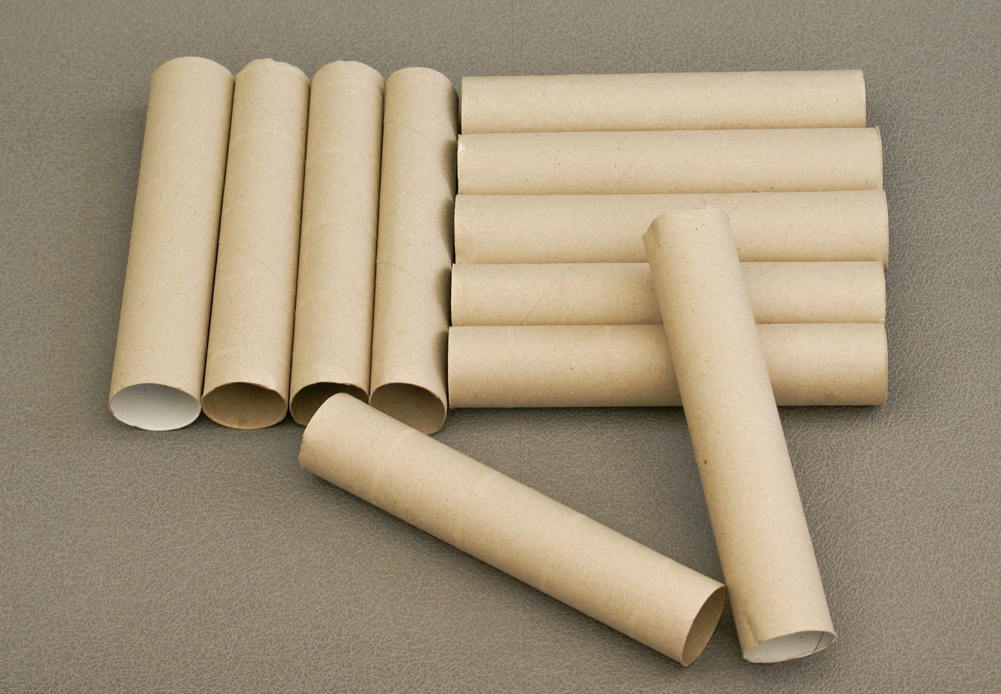 50 Brown Empty Paper Towel Rolls, 2 Size Cardboard Tubes for Crafts, DIY  Art Projects (6 and 7.5 In)