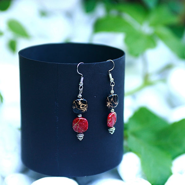 Boucles d'oreilles noires et rouges