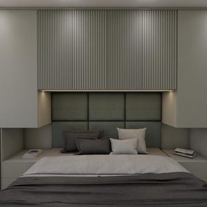Puede incluir: Diseño de dormitorio moderno con una cama con ropa de cama gris y varias almohadas. Armarios empotrados a ambos lados con ropa. El cabecero es acolchado y cuadrado. Las paredes son de color neutro.