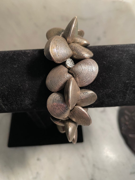 Vintage Silver Tone Clam Shell Bracelet - image 1