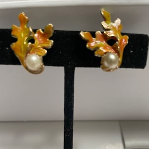 Vintage Maple Leaf & Faux Pearl Screw Back Earrings
