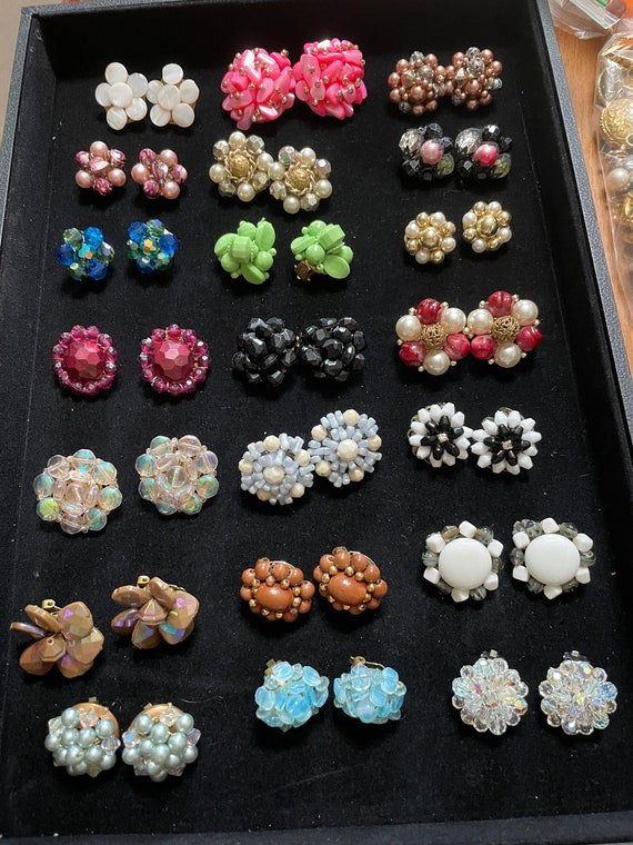 Lot (21) Vintage Cluster Beaded Clip on Earrings-s