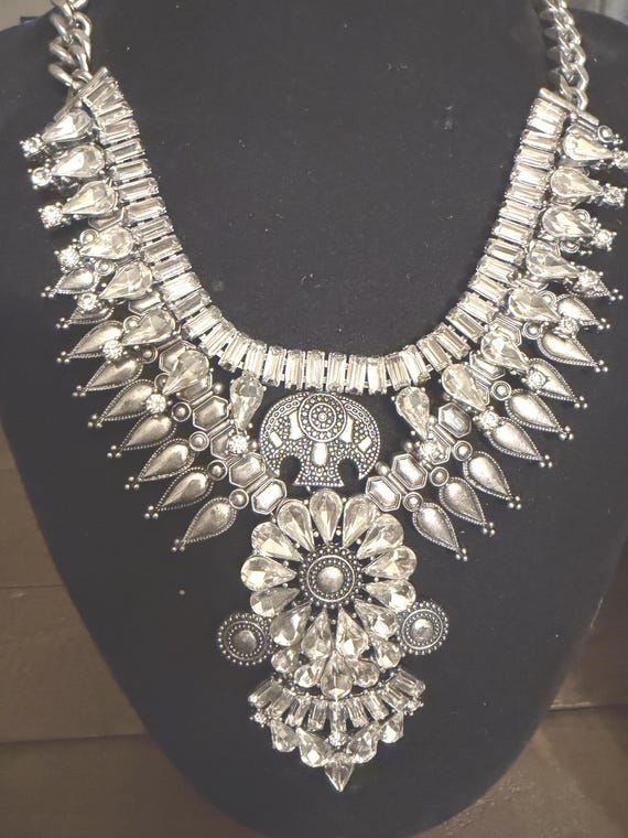 Stunning Rhinestone Statement Necklace