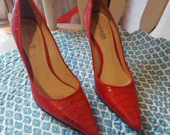 retro red heels