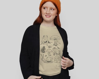 Organic t-shirt in cottage core style with mushrooms and frogs, t-shirt for women and men with forest motifs, t-shirt frog and toad