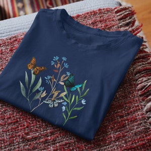 Bio Baumwoll T-Shirt für Damen, Organic Shirt Blumen und Schmetterlinge Bild 1