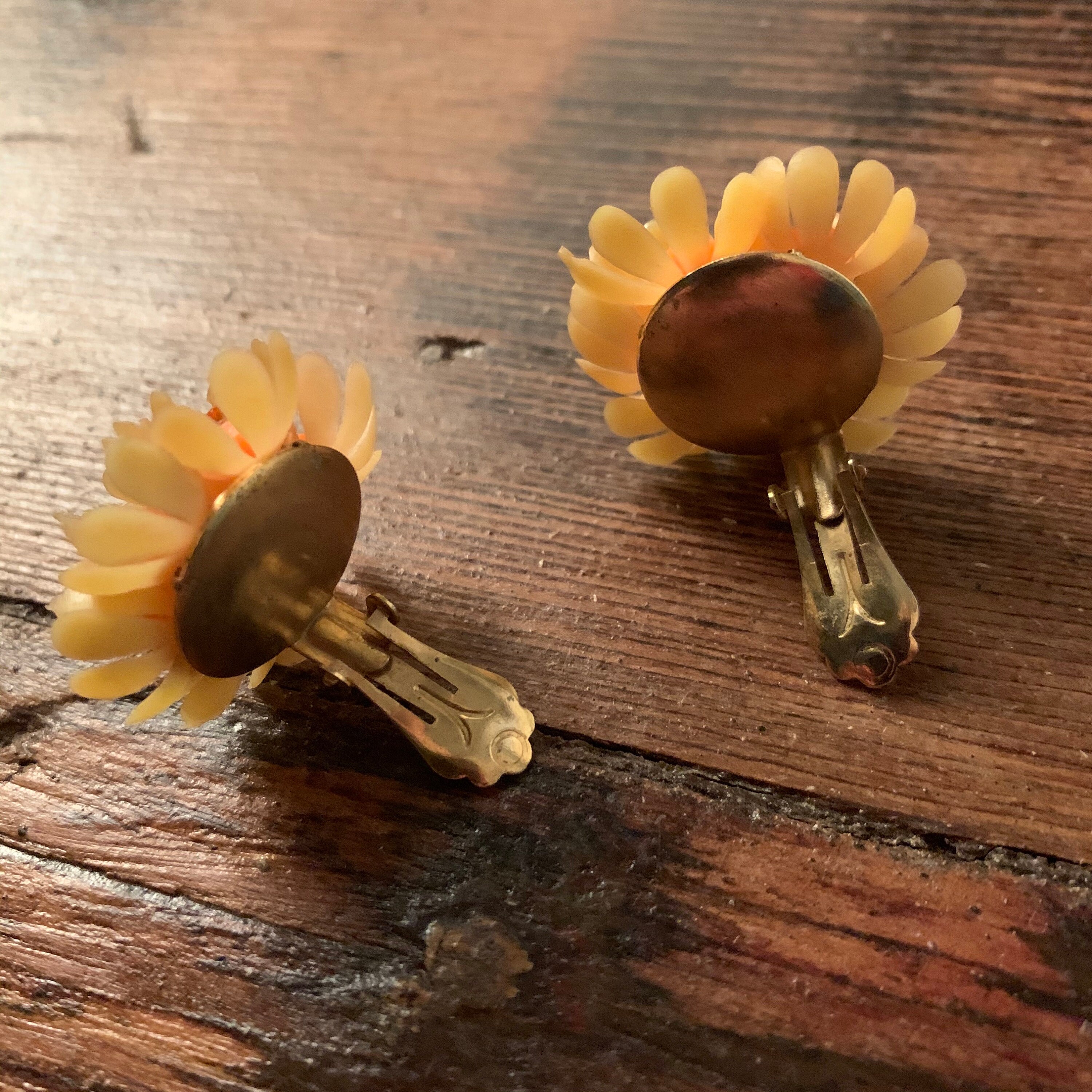 Vintage Plastic Floral Clip On Earrings Etsy