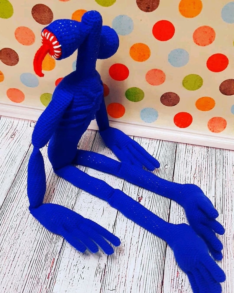 игрушка две головы. странные детские игрушки. хаги ваги и кисси мисси. игрушка две головы. сиреноголовый siren head игрушка.