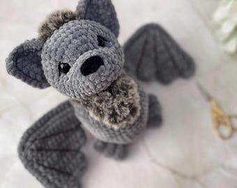 Patrón de murciélago a crochet en PDF, videotutorial, peluche de murciélago amigurumi, patrón de animal a crochet fácil, tutorial de juguete de murciélago para Halloween.