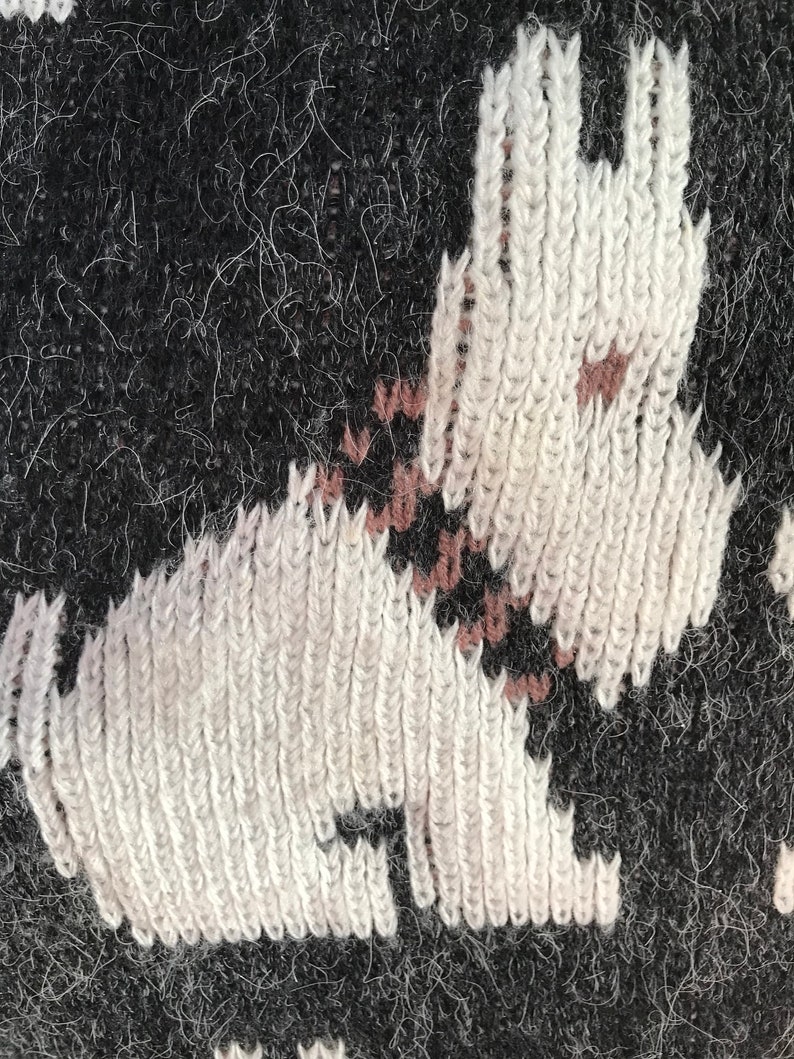 Vintage Novelty Jumper with Dog Design image 8