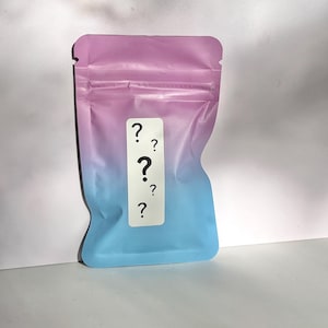ミステリーピン＆バッジ – コレクターやギフトに最適なサプライズエナメルピンバッグ