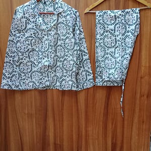 Floral Cotton Pajama Set: Handmade Women&#39;s PJs