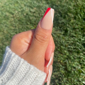 Red and White V-Tip Press On Nails image 4