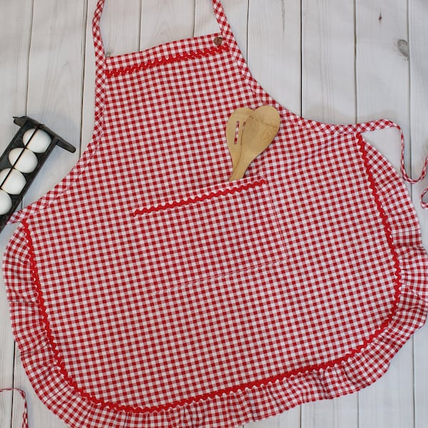 Red Gingham Vintage Apron with Ruffle, Full Apron, Vintage Apron, Retro Style Apron, Cooking Apron, Grandma Apron, Retro Apron with Pocket
