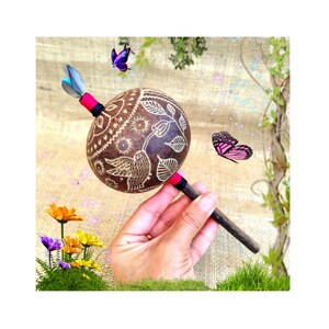 Créer ton Hochet Chamanique – Atelier, Kit ou Modèle Fait Main