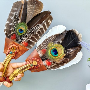 Difuminador de Aya Vid Sagrado- Abanico de Plumas con cuarzo, Espiritual, Ceremonial Shaman , Prima de Chakapa. Purificar, Saumar (1 unid)