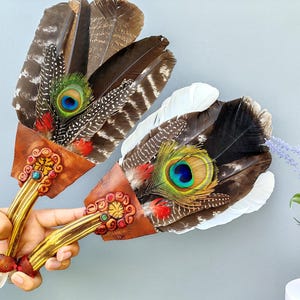 Sacred Aya Vine Smudging Fan - Feather Fan with Quartz, Shaman Ceremonial - Chakapa. Purify, Saumar - Feather Color May Vary - 1 Unit