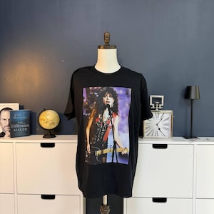 Susanna Hoffs vocalist guitarist actress New Gildan T-Shirt USA Size