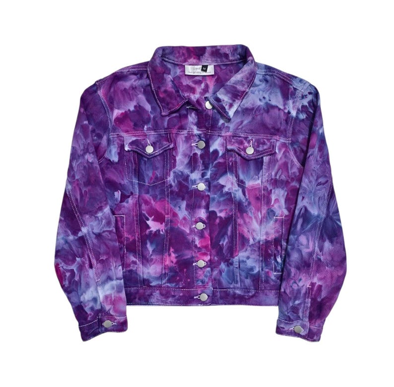 Handgefärbte lila Jeansjacke: Liquid Hortensien-Tie-Dye Bild 7