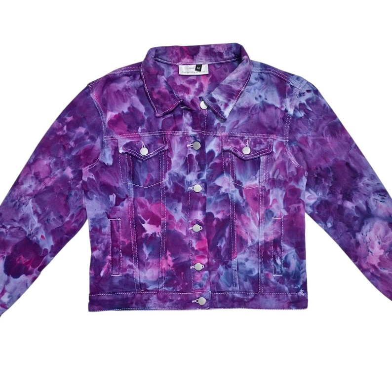 Handgefärbte lila Jeansjacke: Liquid Hortensien-Tie-Dye Bild 9