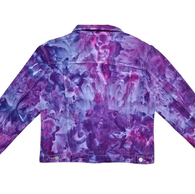 Handgefärbte lila Jeansjacke: Liquid Hortensien-Tie-Dye Bild 8
